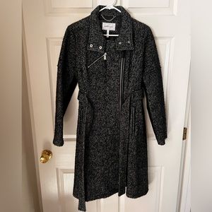 BCBG women coat, black/white color, good material Size M, like New